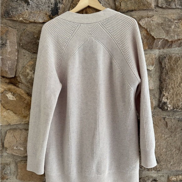 VINCE weekender cardigan in oat, cashmere/wool blend medium - Picture 6 of 6